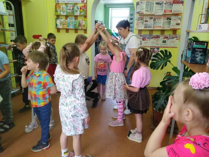 Подвижная игра Мышеловка